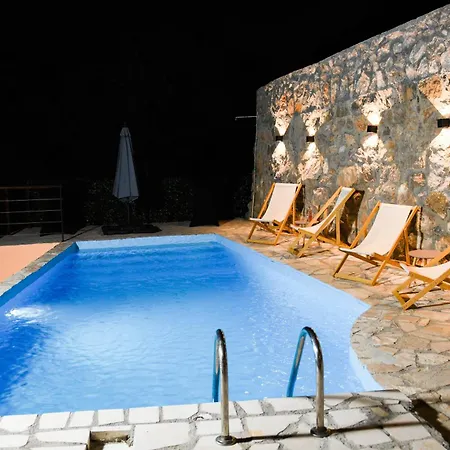 Luxury Marija Panoramic Pool & Nature Retreat Вілла Подгориця