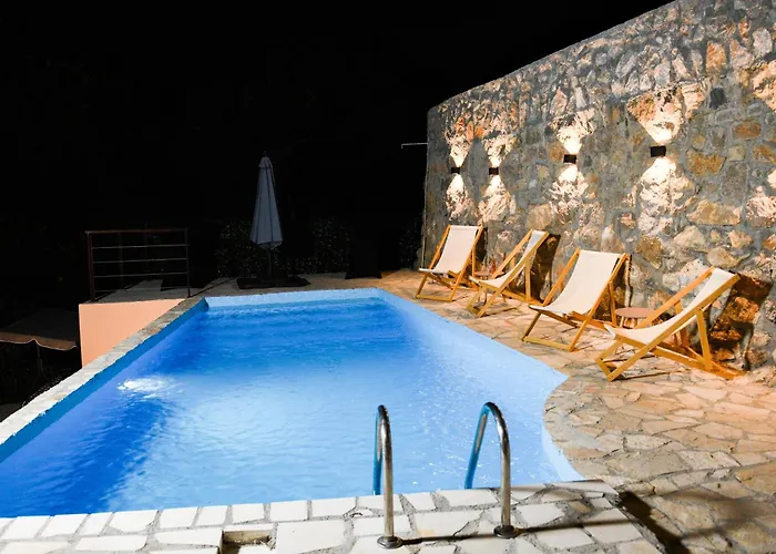 Luxury Marija Panoramic Pool & Nature Retreat Вілла Подгориця